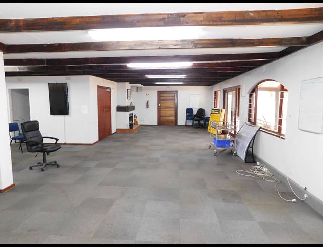 800M² TRAINING FACILITY TO LET IN FERNDALE